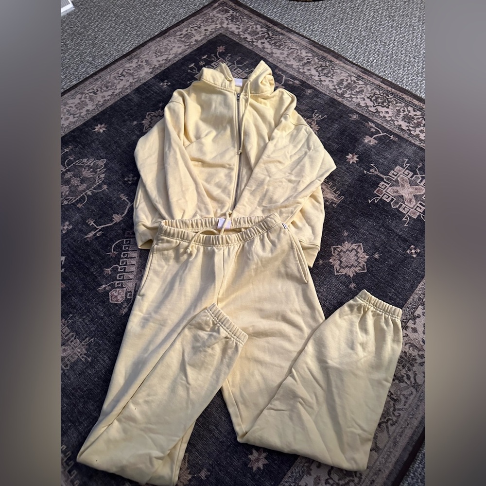 Aritzia TNA Extra Fleece Sweatset